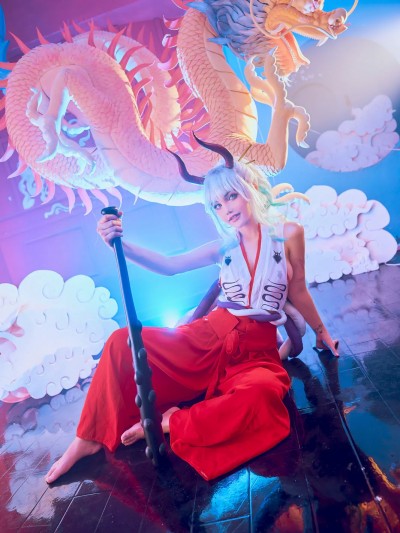 Joyce cosplay Yamato – One Piece