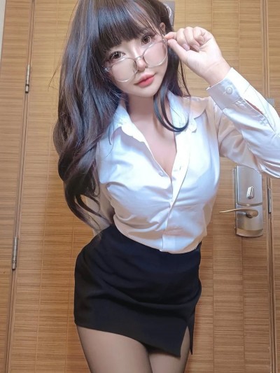 Yamisung – Office Girl After Work