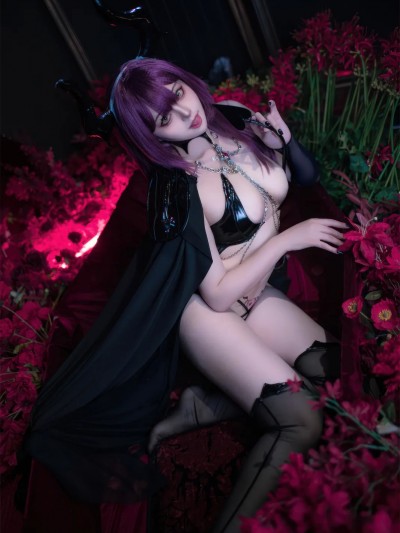 Natsuko夏夏子 cosplay Devonshire Halloween Succubus – Azur Lane