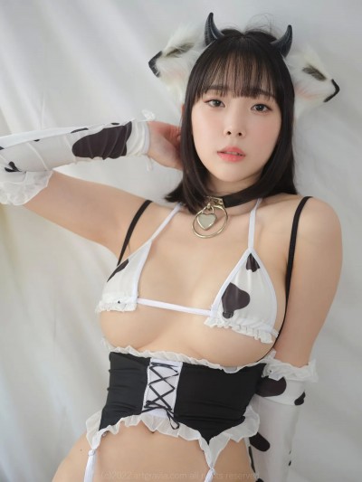 강인경 – Cow