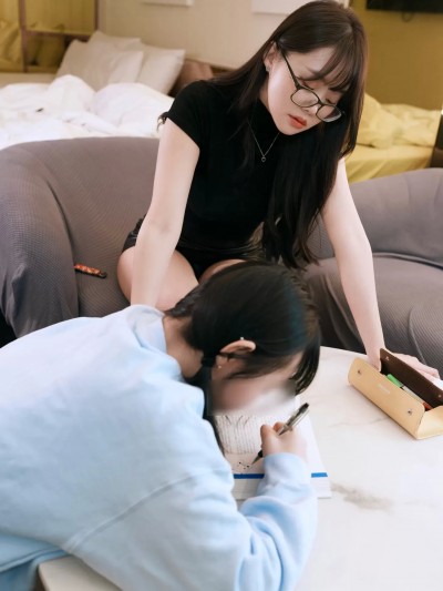 [Lilynah]_–_Inah_(이나)_and_Heejae_–_While_Tutoring_“91_photos”