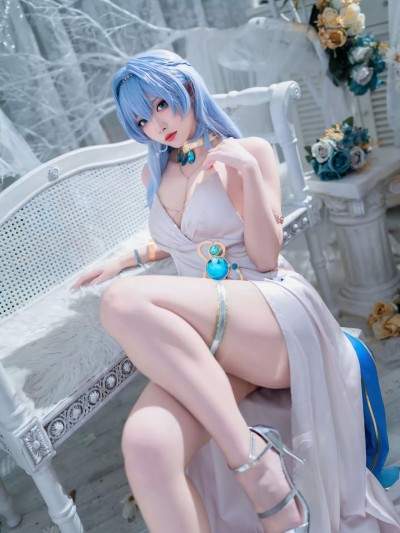 宫本桜 - Nikke胜利女神· 海伦娜礼服