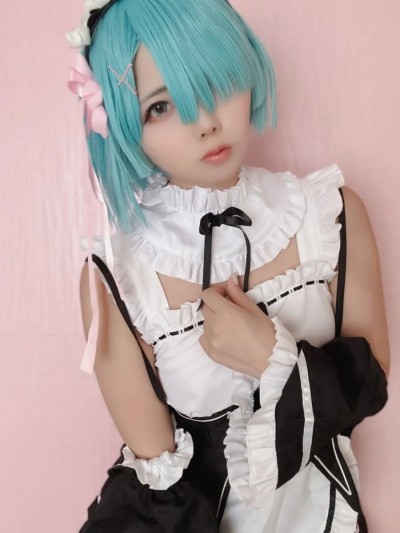なごみ亭ちゅちゅ (nagomitei_chu2) cosplay Rem – Re:Zero