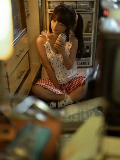 Chunmomo – Red polka dot dress